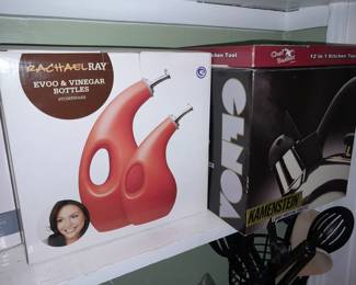 BRAND NEW Rachel Ray Evoo & Vinegar Bottles And Kamenstein 3 Quart Whistling Tea Kettle