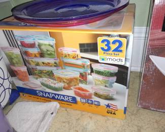 BRAND NEW Snapware 32 Piece Container Box Set
