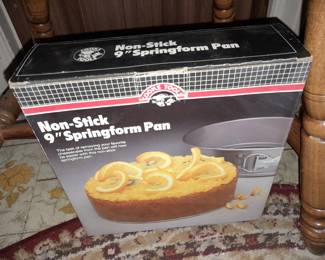BRAND NEW Non-Stick Springform Pan