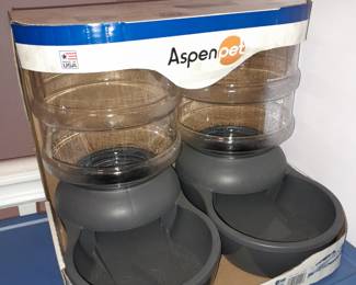 BRAND NEW Aspen Pet Water Bowls