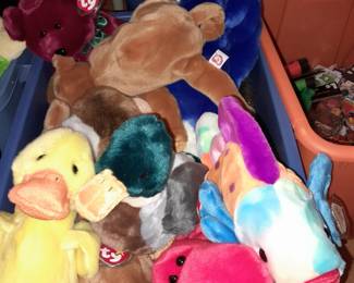 HUNDREDS Of TY Beanie Baby Plushies W/ The Tags & Packaging