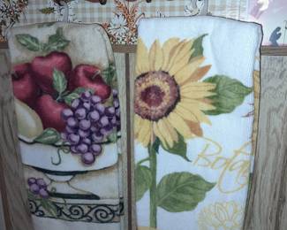 Kitchen Towels & Rack