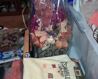 BRAND NEW Fall Table Linen (Tablecloths, Placemats, Napkins, Towels, Etc.)