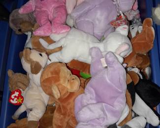 HUNDREDS Of TY Beanie Baby Plushies W/ The Tags & Packaging