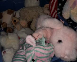 HUNDREDS Of TY Beanie Baby Plushies W/ The Tags & Packaging