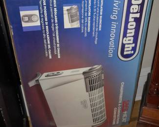 BRAND NEW DeLonghi Convection Space Heater