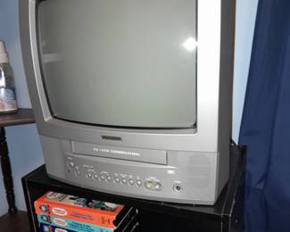 Toshiba TV W/ Built In VHS Player & VHS Tapes