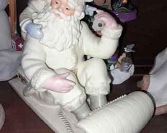 Lenox Figurine - Holding On For The Holidays