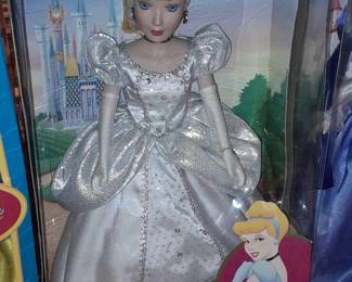 BRAND NEW Cinderella Porcelain Keepsake Doll