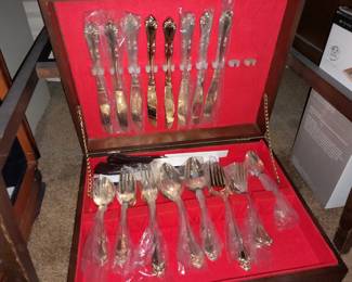 Flatware Set W/ Wooden Storage Box