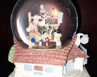 Disney Collectible Snowglobe (Pinocchio)
