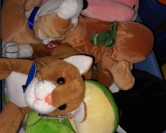 HUNDREDS Of TY Beanie Baby Plushies W/ The Tags & Packaging