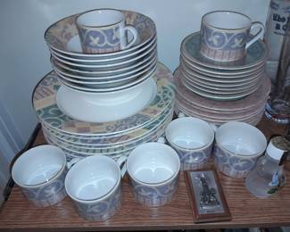 Dinnerware Set