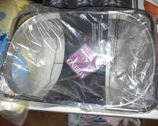 BRAND NEW Oneida Colander