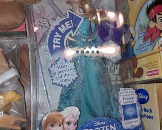 BRAND NEW Disney Frozen Singing Elsa Doll