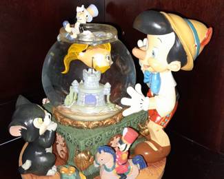 Disney Collectible Snowglobe (Pinocchio)