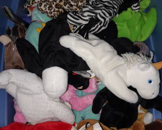 HUNDREDS Of TY Beanie Baby Plushies W/ The Tags & Packaging
