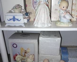 HUNDREDS Of Precious Moments Figurines