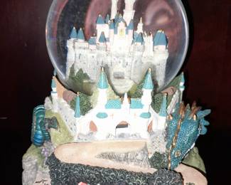 Disney Collectible Snowglobe (Disneyland)
