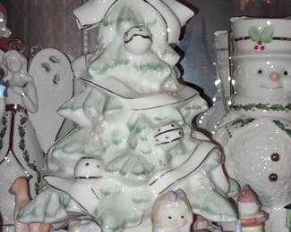 Lenox Figurine - Holiday Traditions Christmas Tree