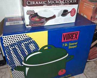 BRAND NEW Ceramic Micro Cooker