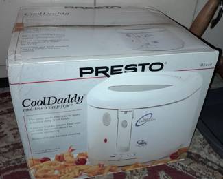 BRAND NEW Presto Cool Daddy Cool Touch Deep Fryer