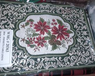 BRAND NEW Christmas Needlepoint Placemat & Table Runner Set
