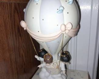 HUNDREDS Of Precious Moments Figurines