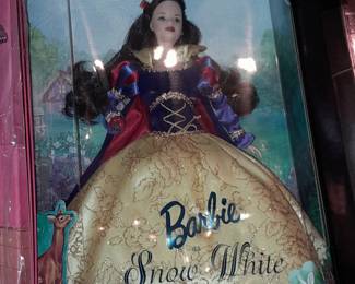 Barbie Doll - Barbie As Snow White
