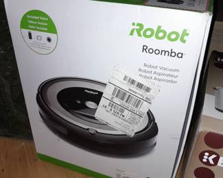 BRAND NEW iRobot Roomba Vacuum Cleaner