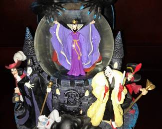Disney Collectible Snowglobe (Disney Villians)