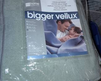 BRAND NEW Bedding Sets, Sheets, Blankets, Etc.