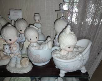 HUNDREDS Of Precious Moments Figurines