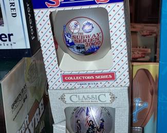 Vintage NY Yankees & NY Mets 2000 Subway Series Glass Ornament