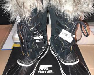 BRAND NEW Sorel Boots