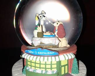 Disney Collectible Snowglobe (Lady & The Tramp)