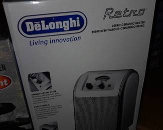 BRAND NEW DeLonghi Retro Ceramic Heater