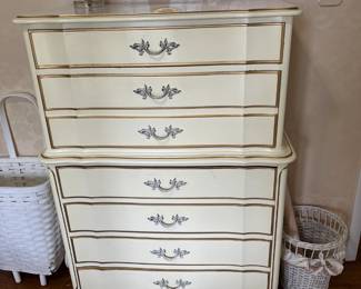 #68	Dixie Chest of 7 drawers - 33x18x50	 $125.00 
