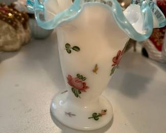 #178	painted fenton lace top white with rose painted 4 inch tall 	 $20.00 
