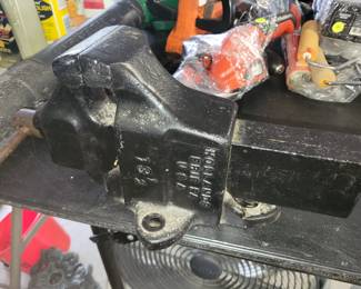 Holland Erie Pa 13 1/2" vise