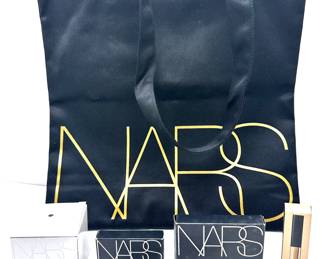 New Nars Make-Up & Large Tote Bag
Lot #: 110
