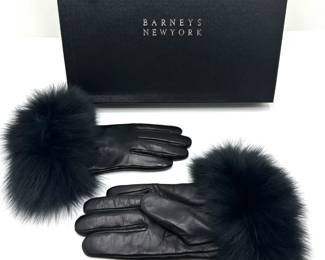 New In Box Hima Genuine Leather With Cashmere Lining & Fox Fur Trim Gloves From Barneys New York, Size 7
Lot #: 51
