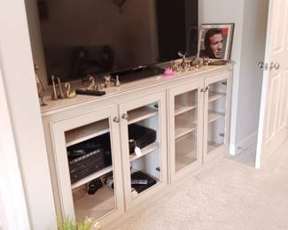 1 of 5 flat screen TVs