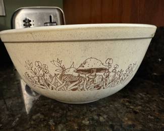 Mushroom Pyrex bowl