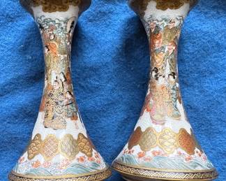 Vintage Japanese porcelain vases/sake vessels (2)