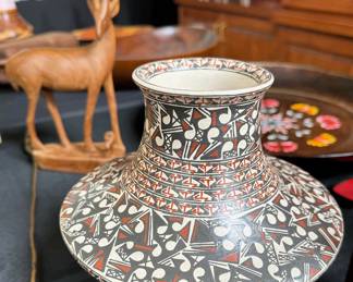 Mata Ortiz pottery, assorted pieces