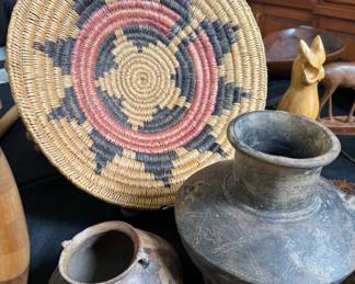 Precolumbian-painted ceramic pieces