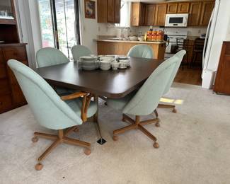 handmade dining table with 2 leaves & 6 chairs