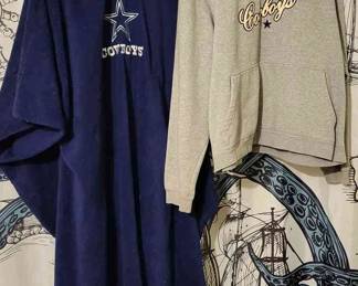 Dallas Cowboys Hooded Stadium Blanket Robe Plus