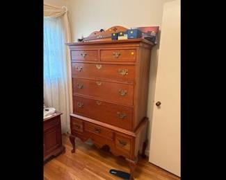 STICKLEY CHEST OF DRAWERS